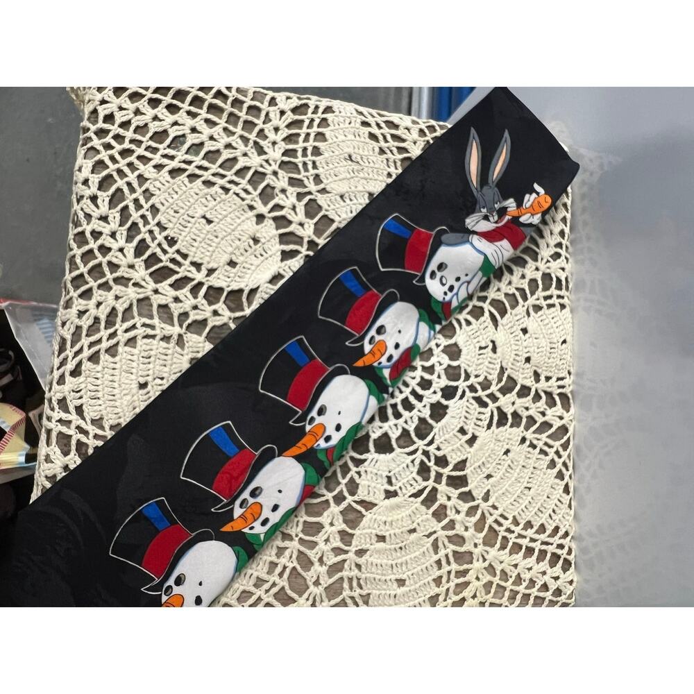 Vintage 1995 Warner Brother’s Bugs Bunny‎ Snowman Christmas neck tie